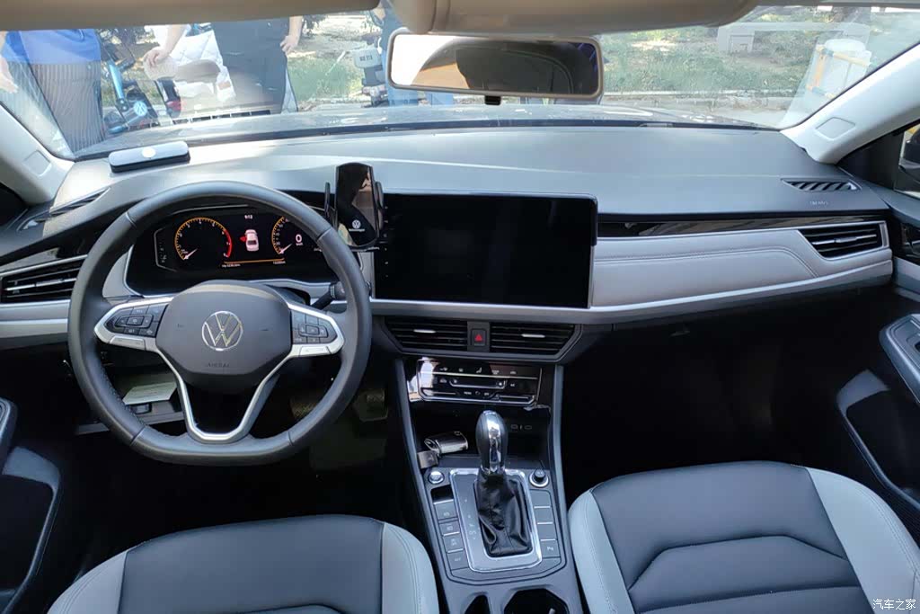 Volkswagen Bora, 2025 12