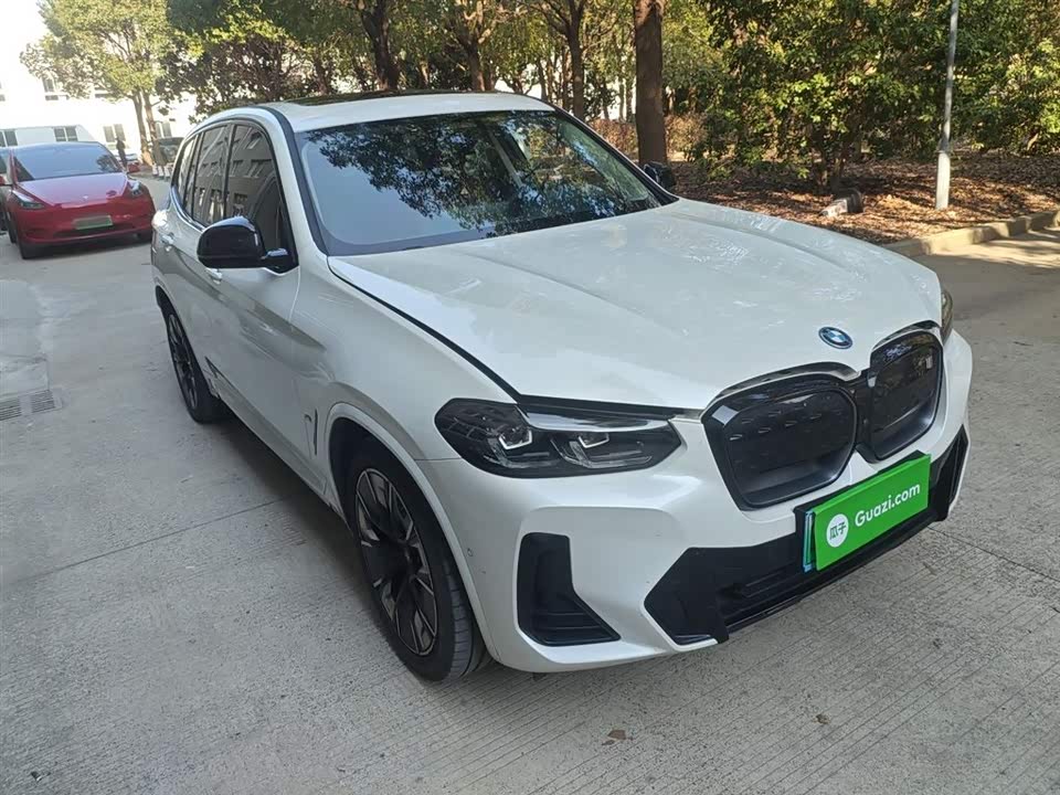 BMW iX3