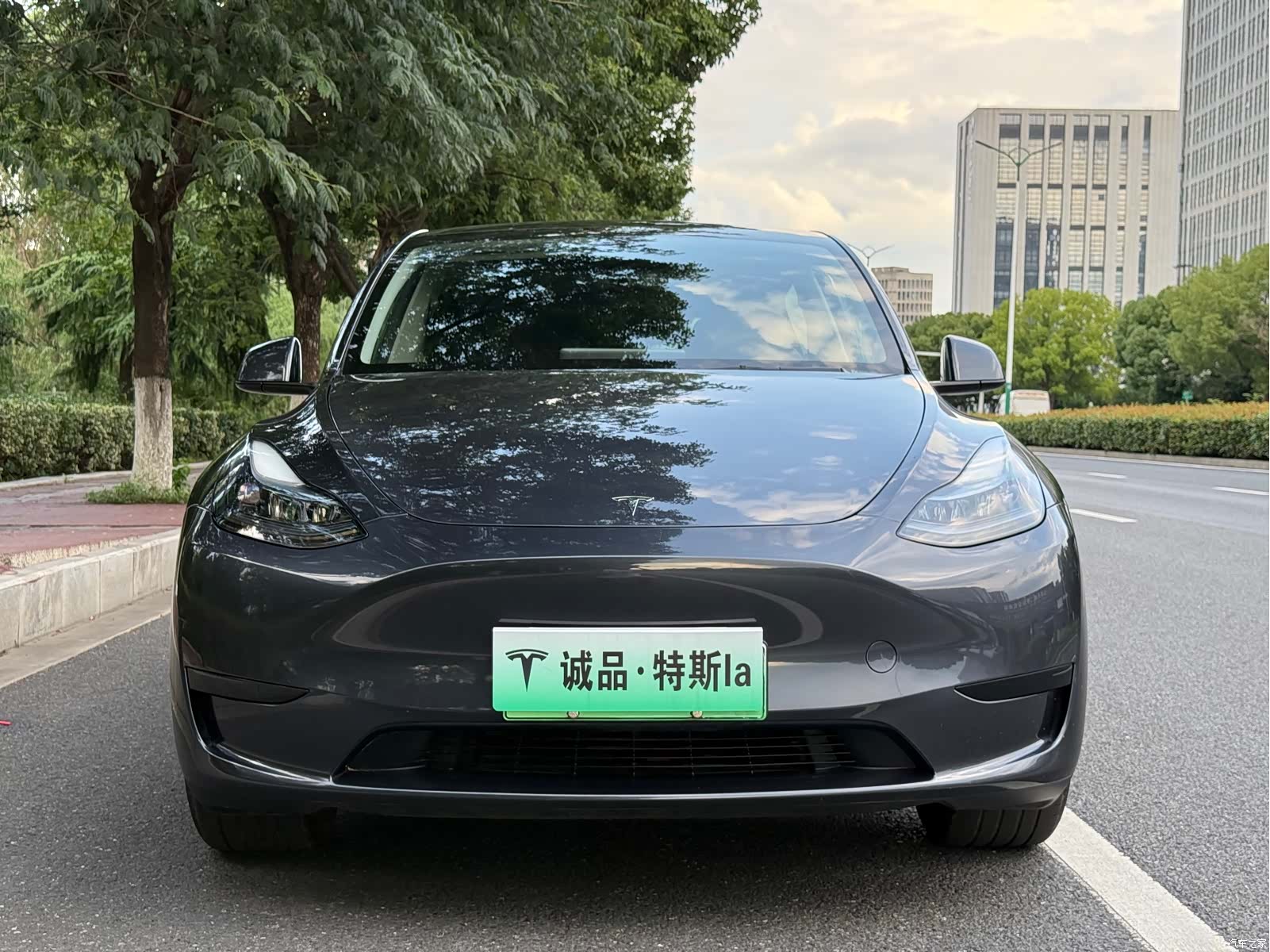 Tesla Model Y, 2025 8