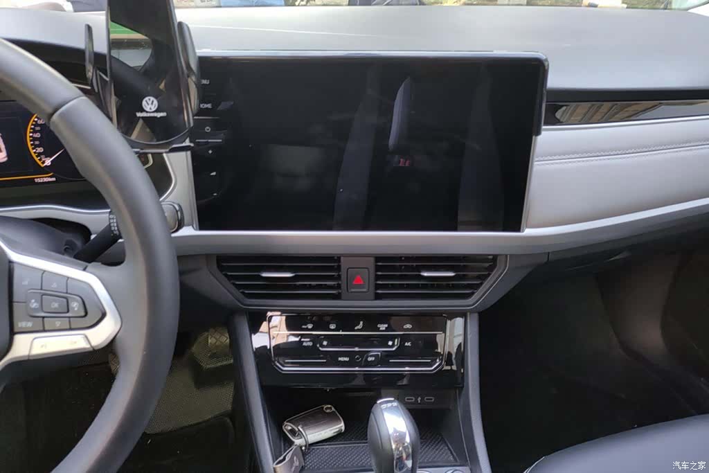 Volkswagen Bora, 2025 13