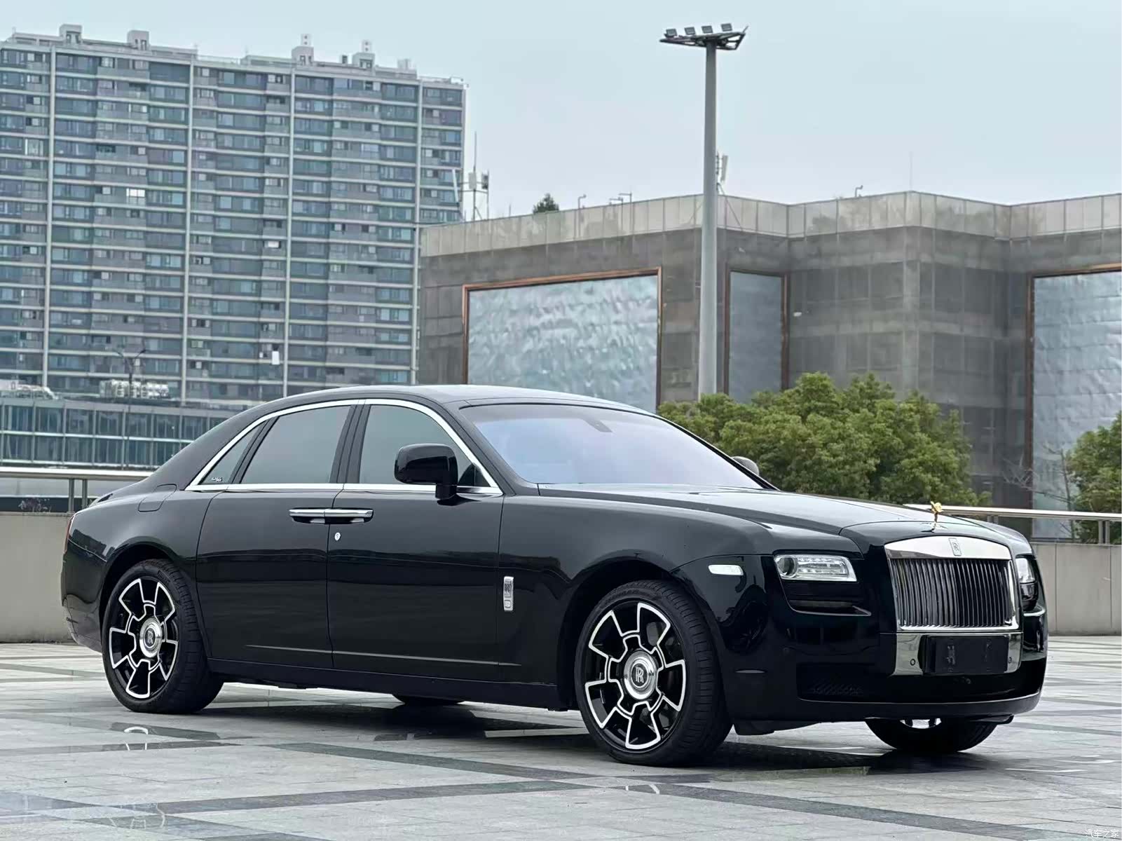 Rolls-Royce Ghost, 2010 3