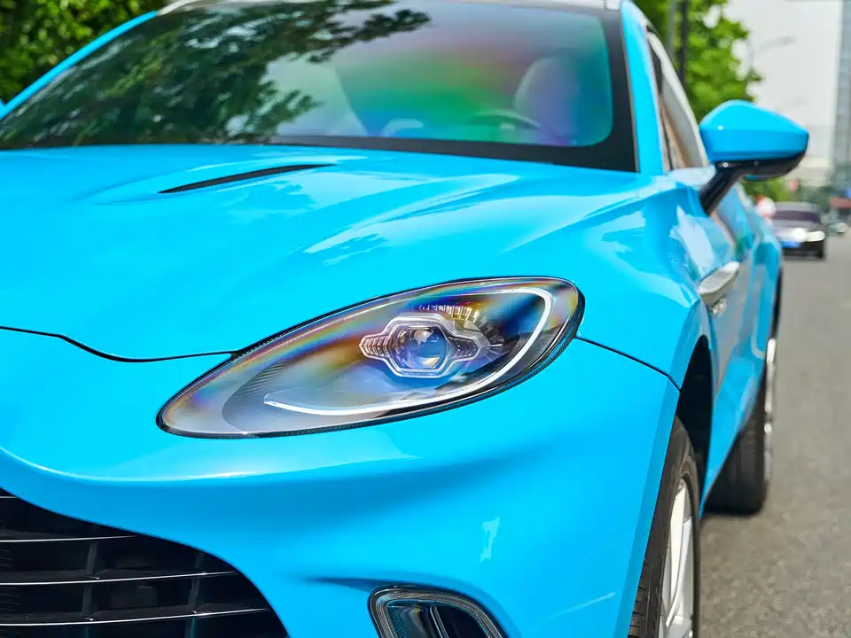 Aston Martin DBX