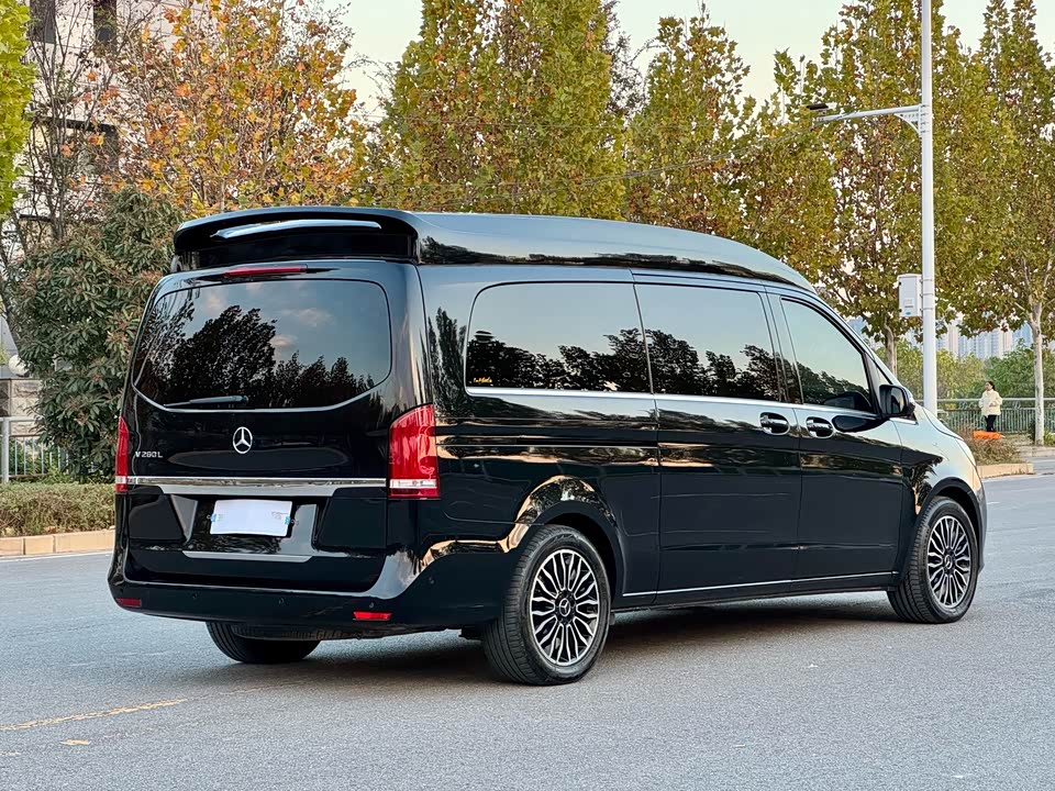 Mercedes-Benz V-class