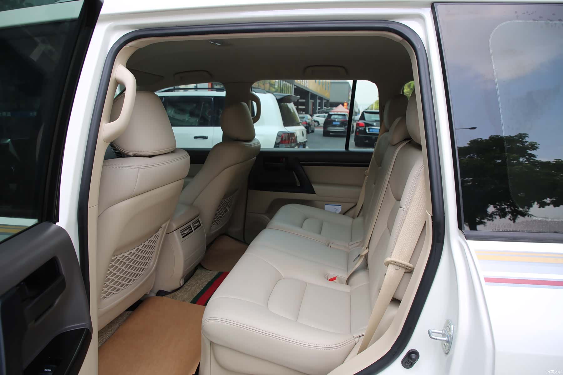 Toyota Land Cruiser, 2019 16