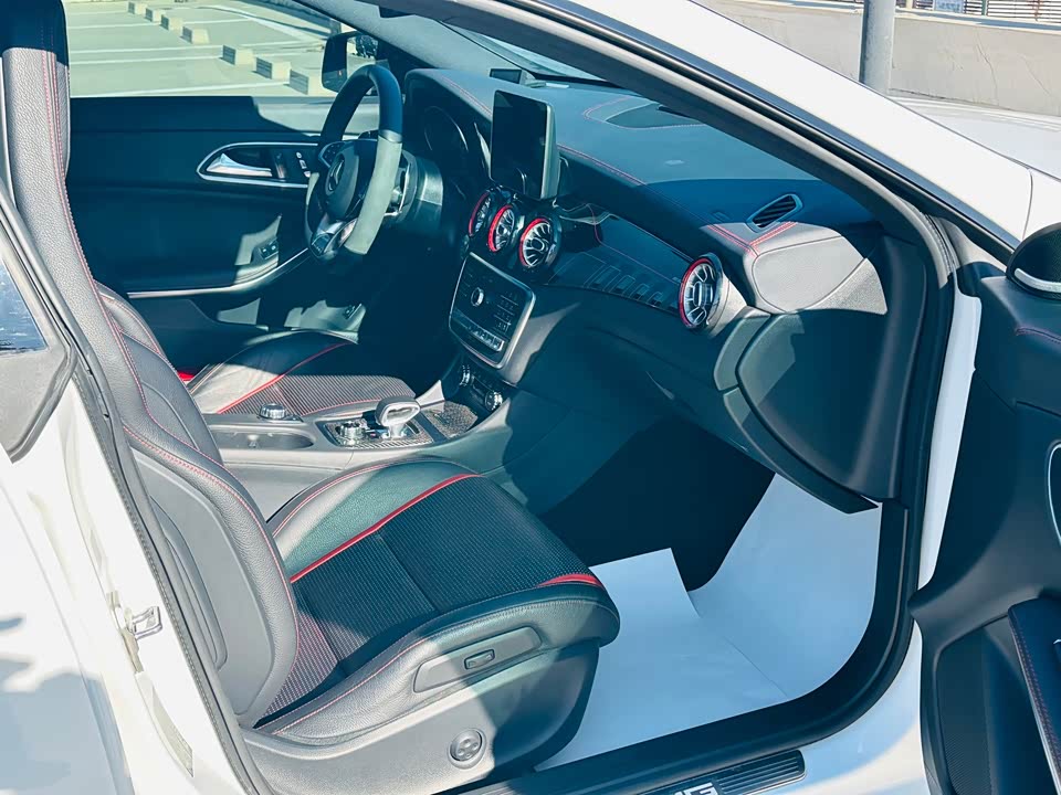 Mercedes-Benz CLA AMG