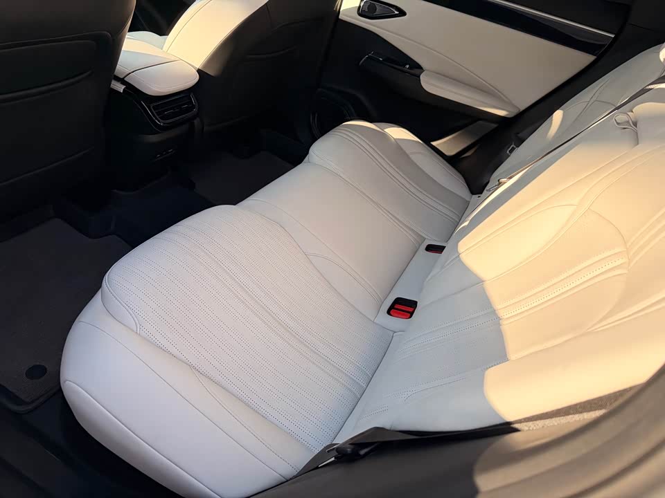 Geely Galaxy Galaxy L7