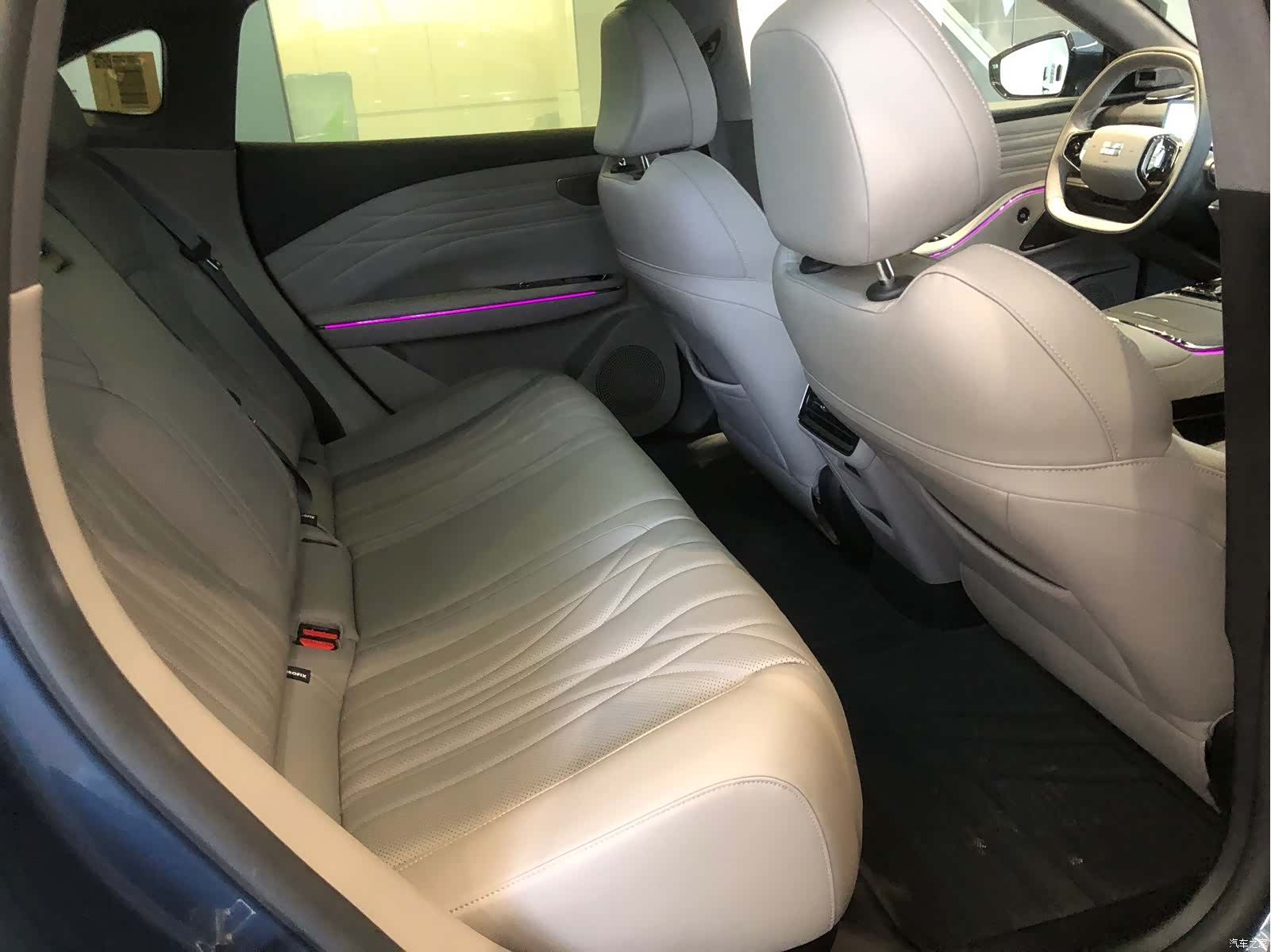 Geely 8, 2025 10