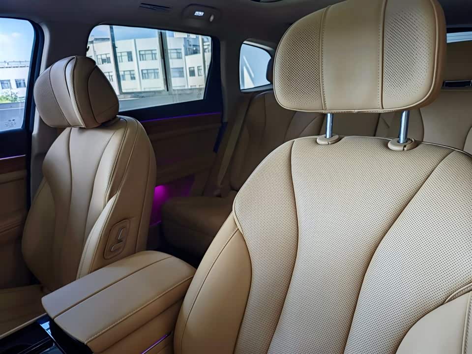 AITO Ask the world M7