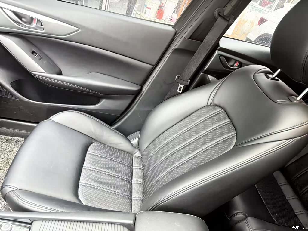 Mazda CX-4, 2017 3
