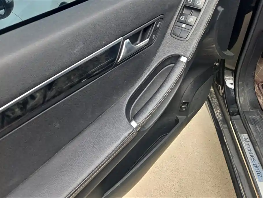 Mercedes-Benz R-class