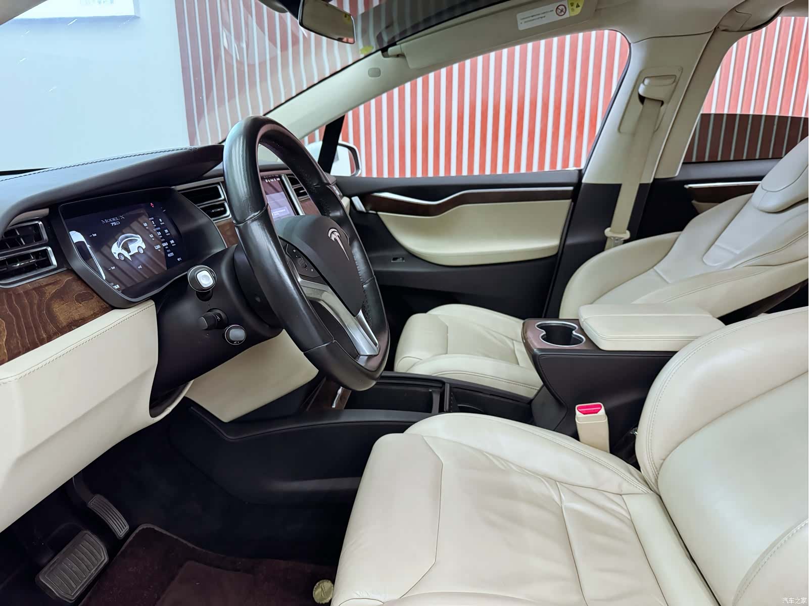 Tesla Model X, 2017 21