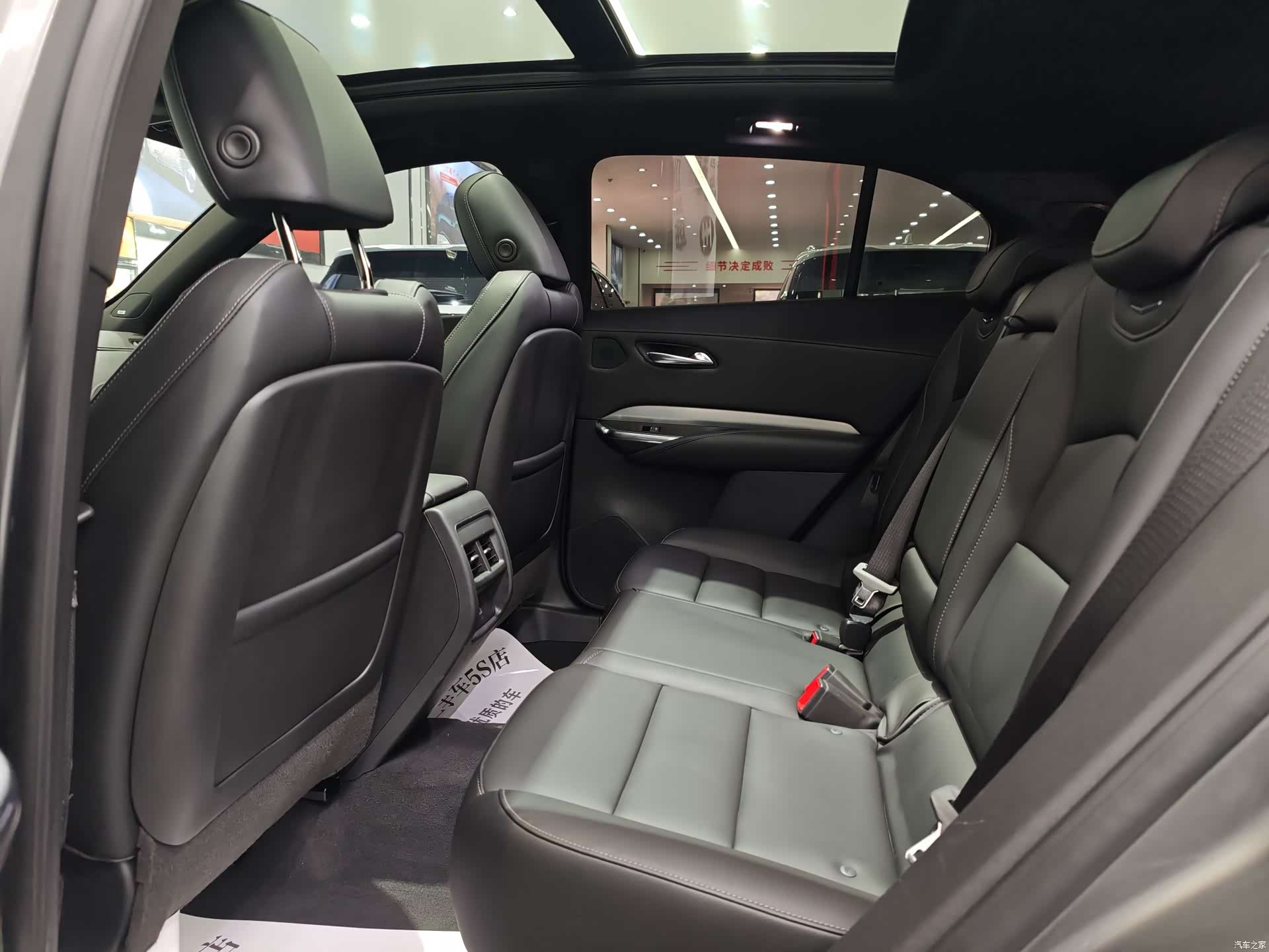 Cadillac XT4, 2019 13