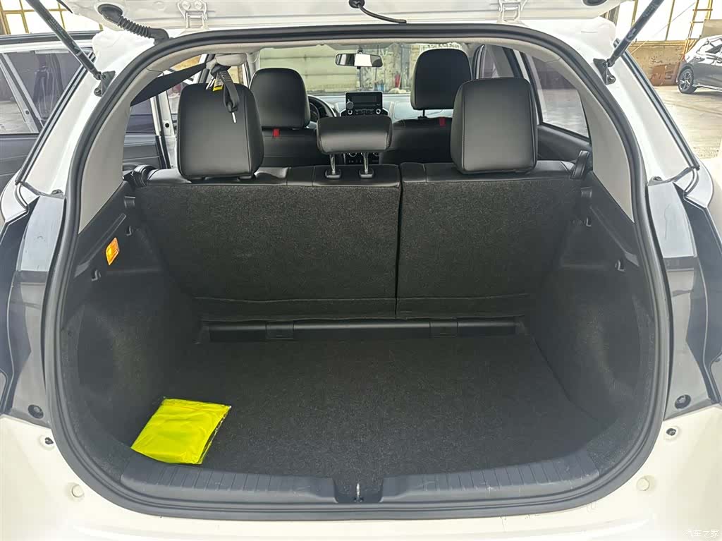 Toyota YARiS L, 2022 16