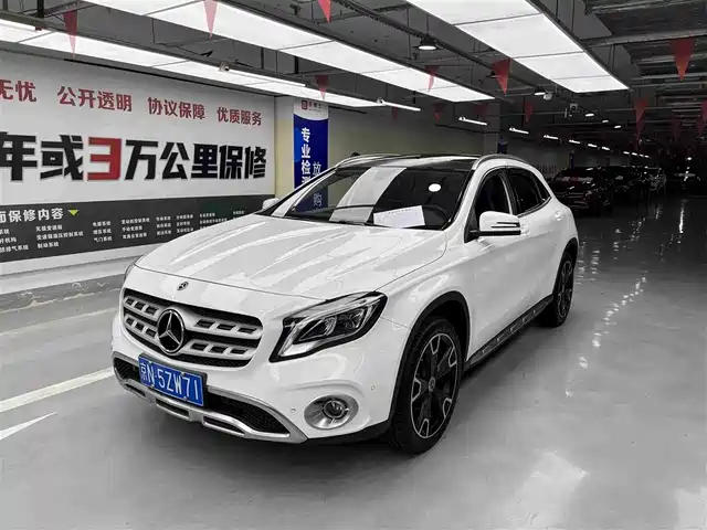 Mercedes-Benz GLA 2018 — купить из Китая под заказ