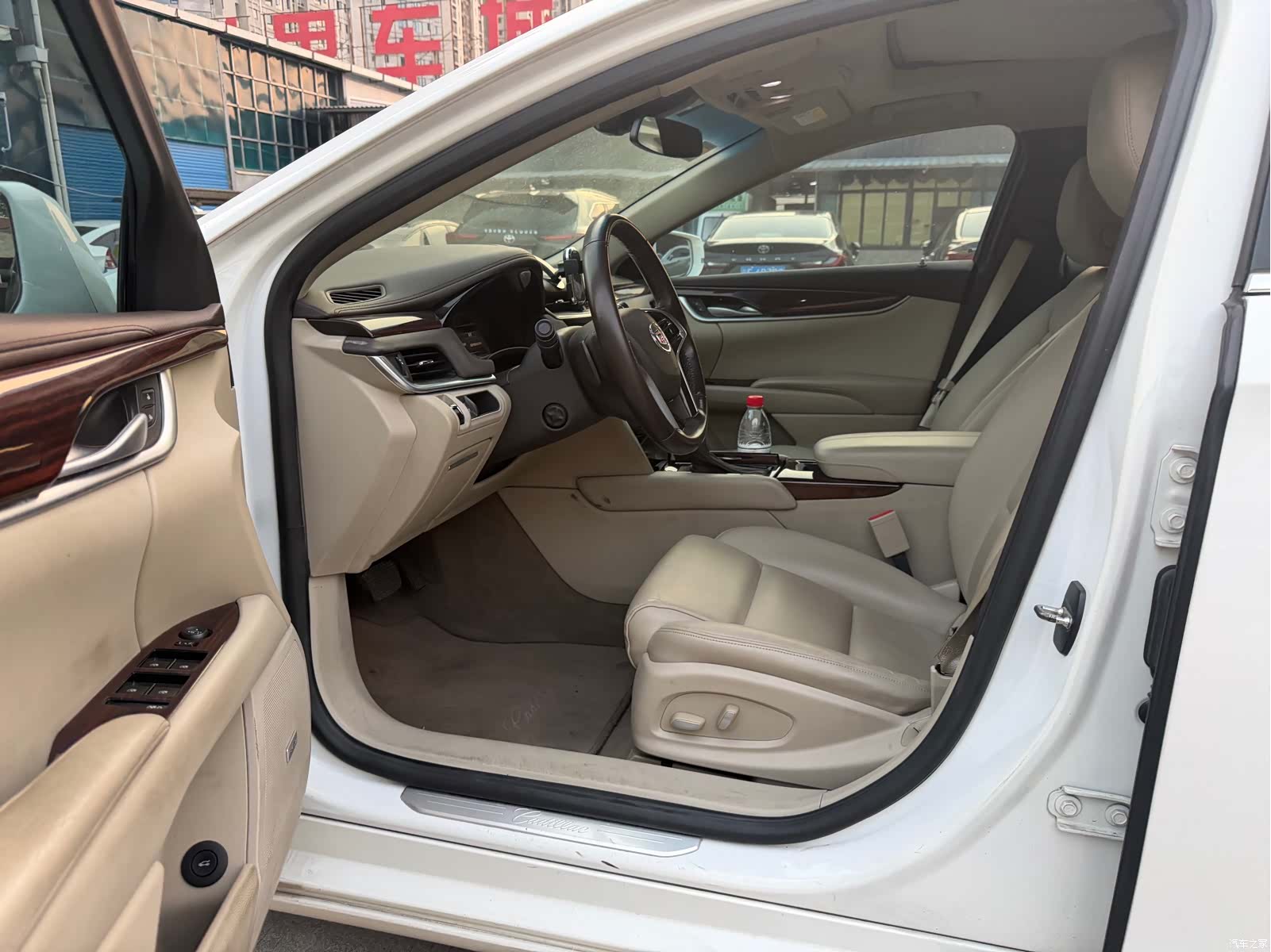 Cadillac XTS, 2015 4