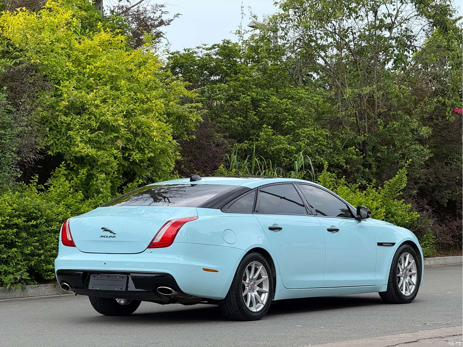 Jaguar XJ, 2017 7
