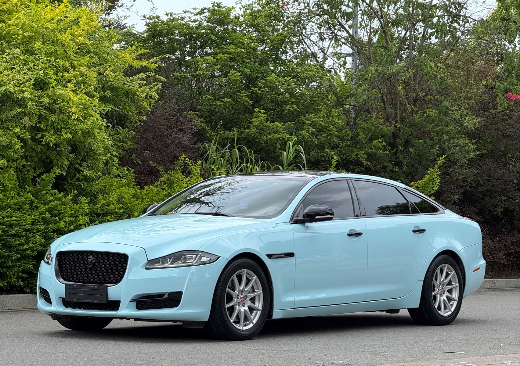 Jaguar XJ, 2017 1