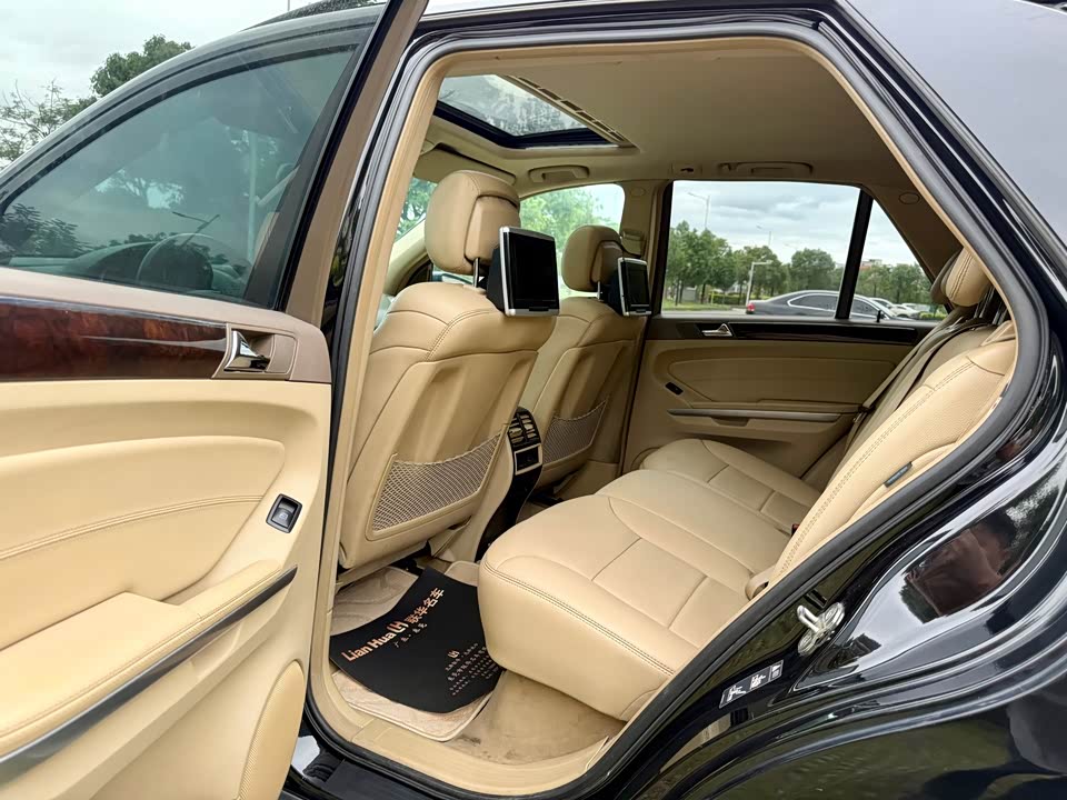 Mercedes-Benz M class