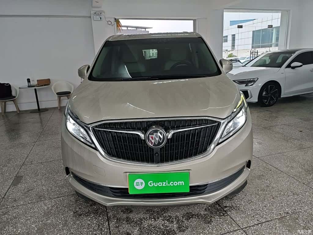 Buick GL8, 2020 3