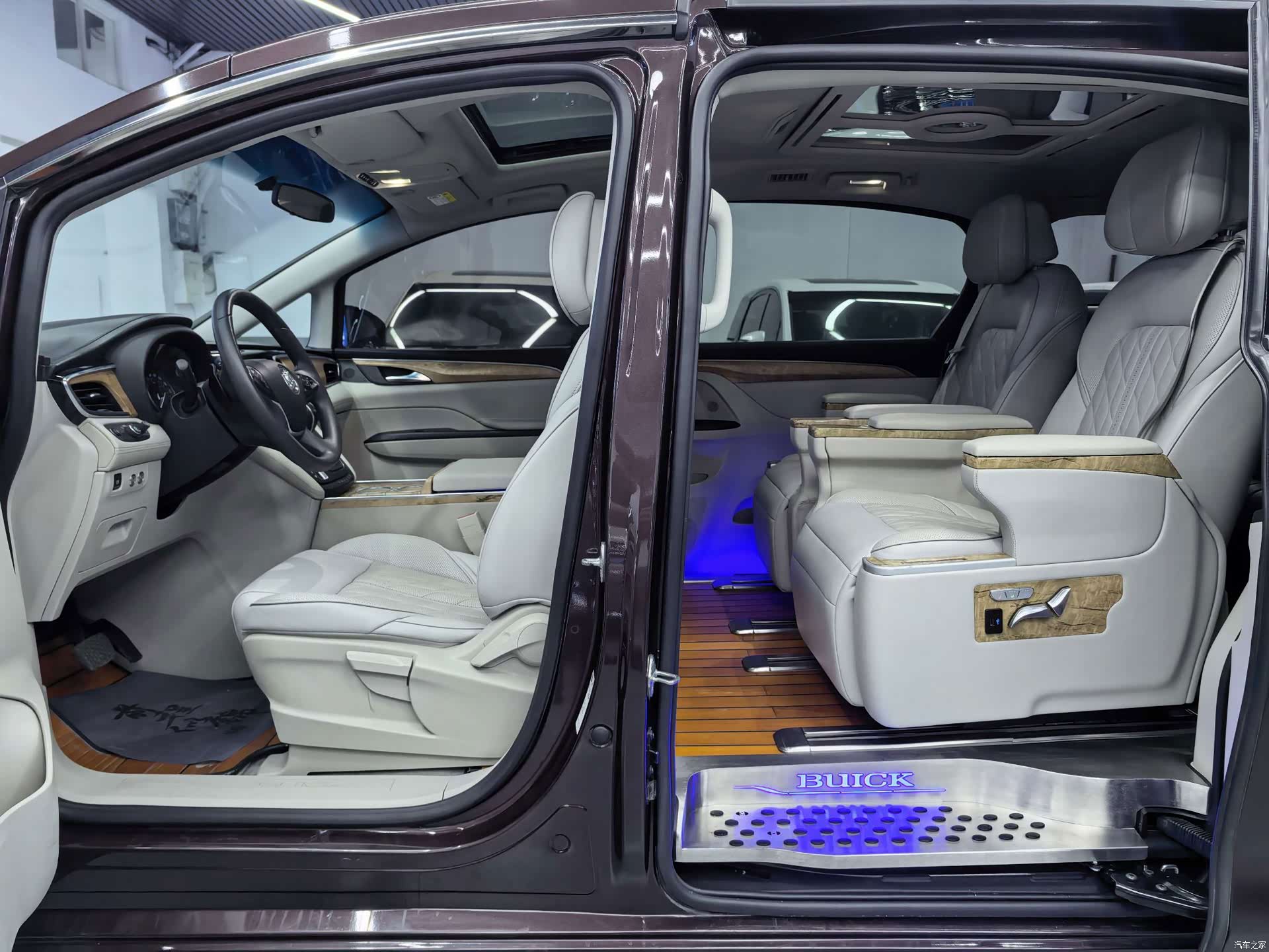 Buick GL8, 2019 6