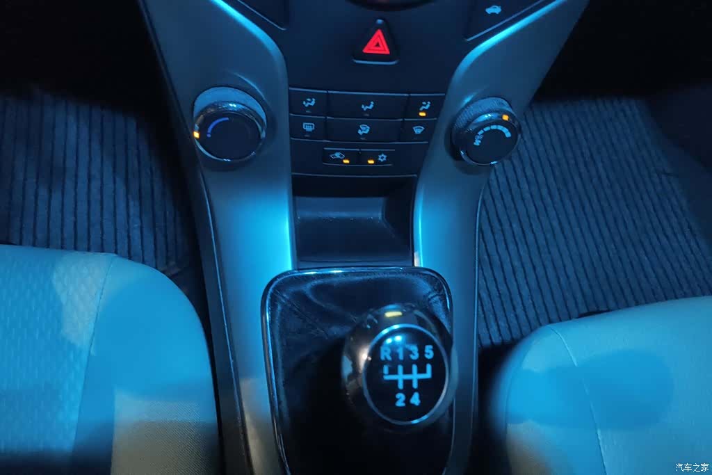 Chevrolet SE, 2014 16