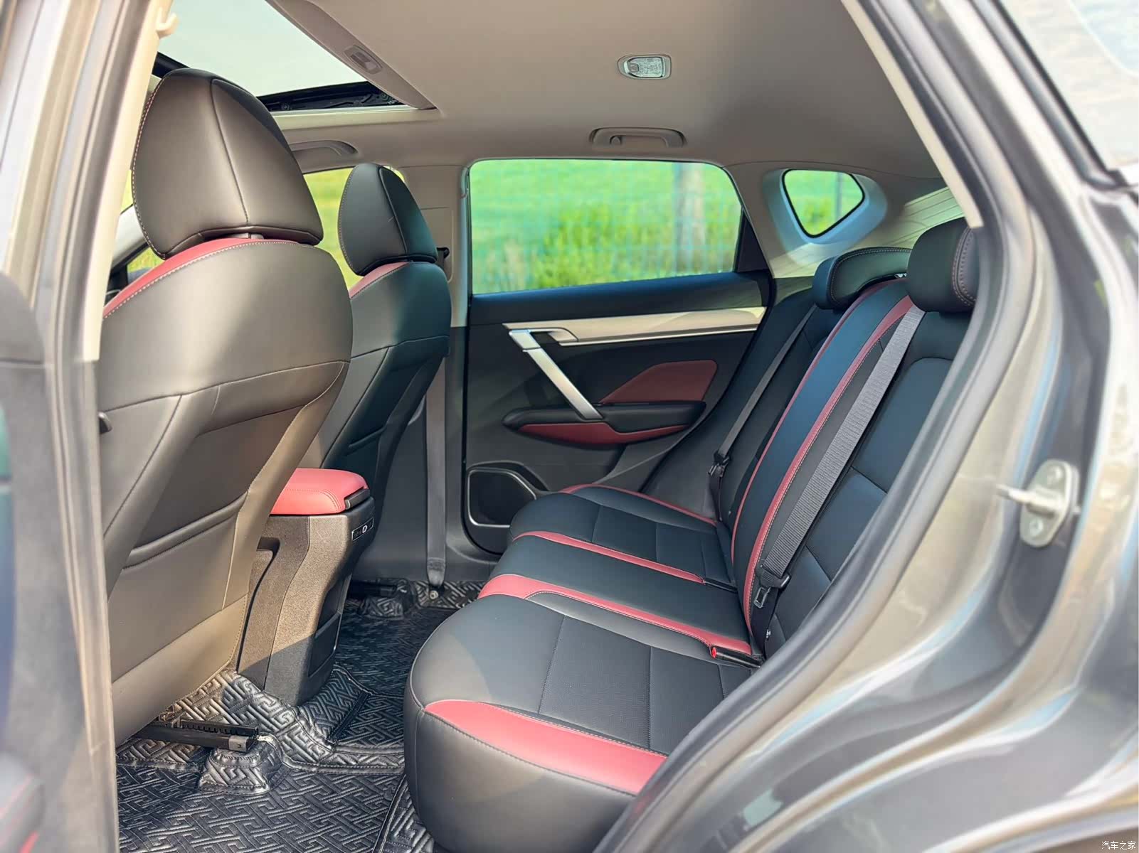 Geely Coolray, 2023 10