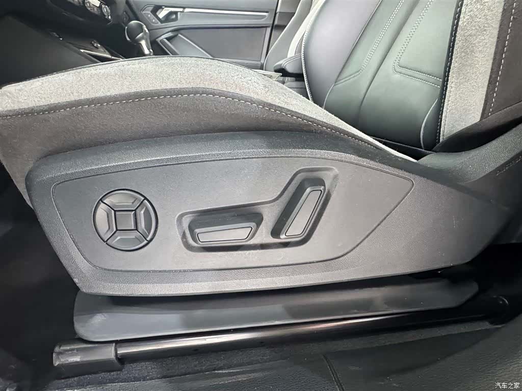 Audi Q3, 2024 17