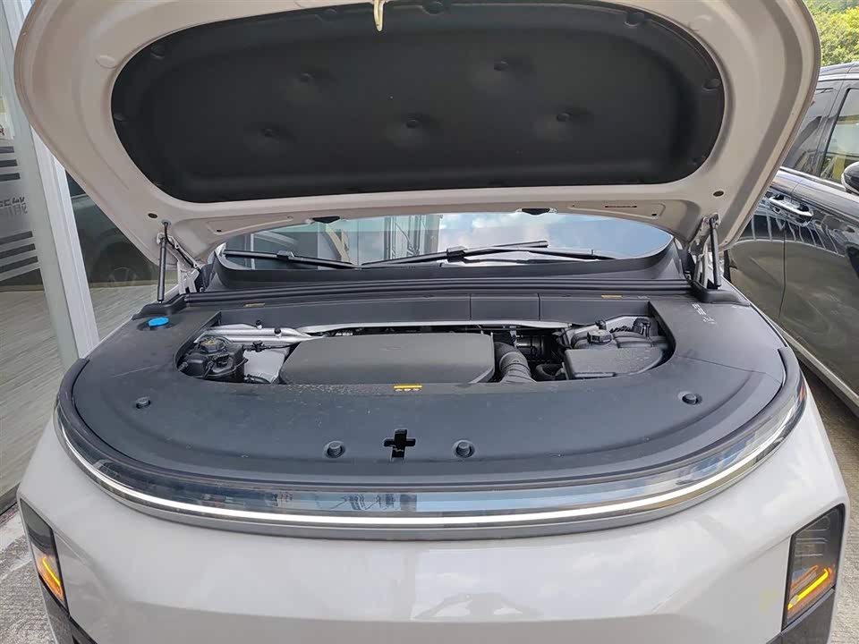 Li Auto Ideal L6