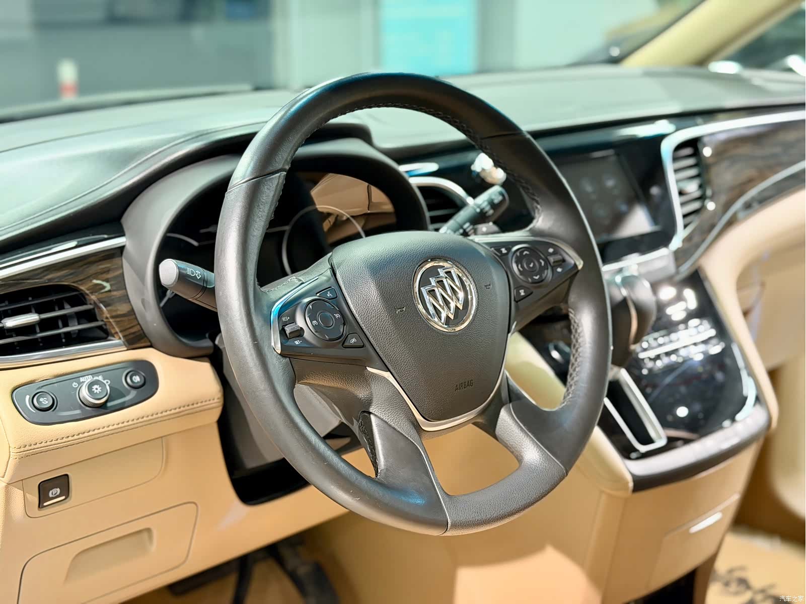 Buick GL8, 2017 10