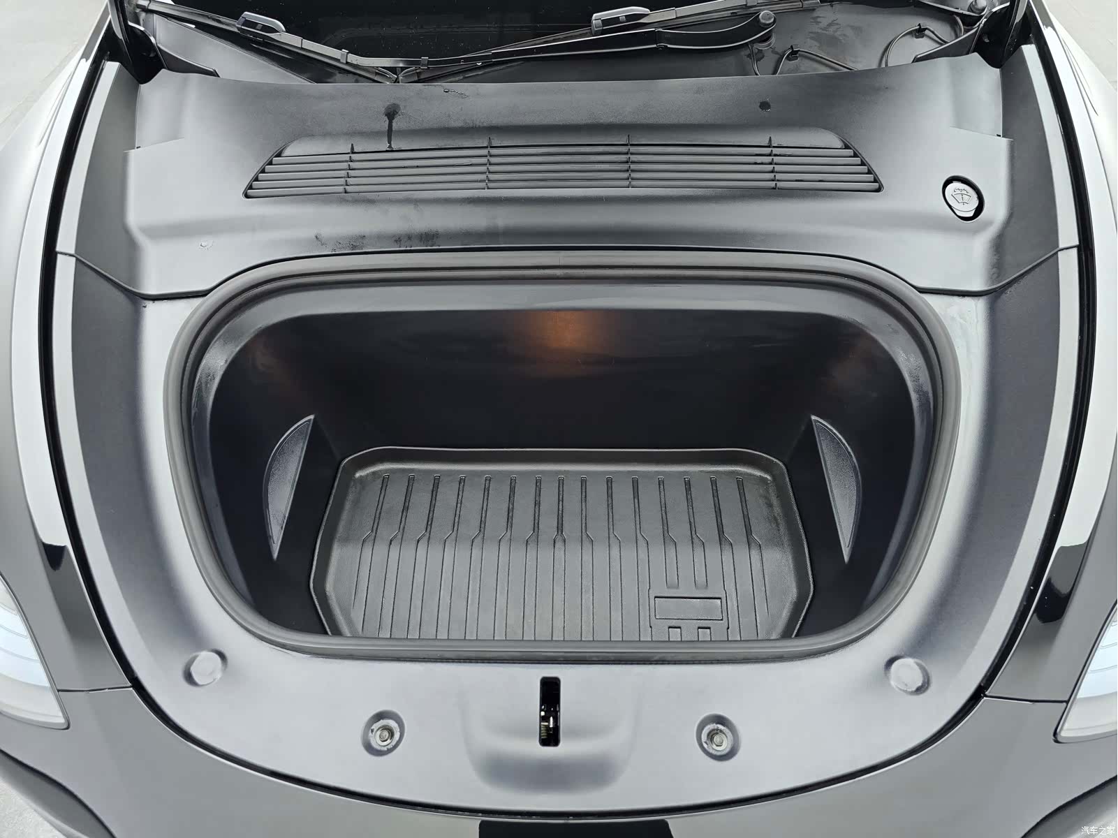 Tesla Model Y, 2023 11