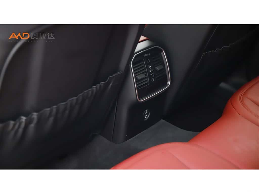 Porsche Macan, 2022 9