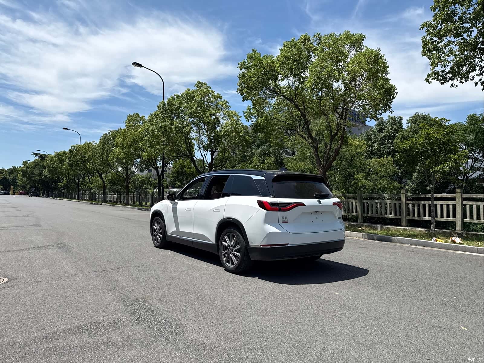 NIO ES8, 2021 7