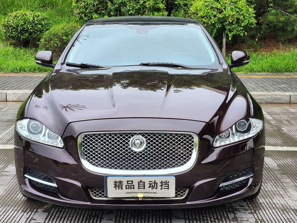 Jaguar XJ