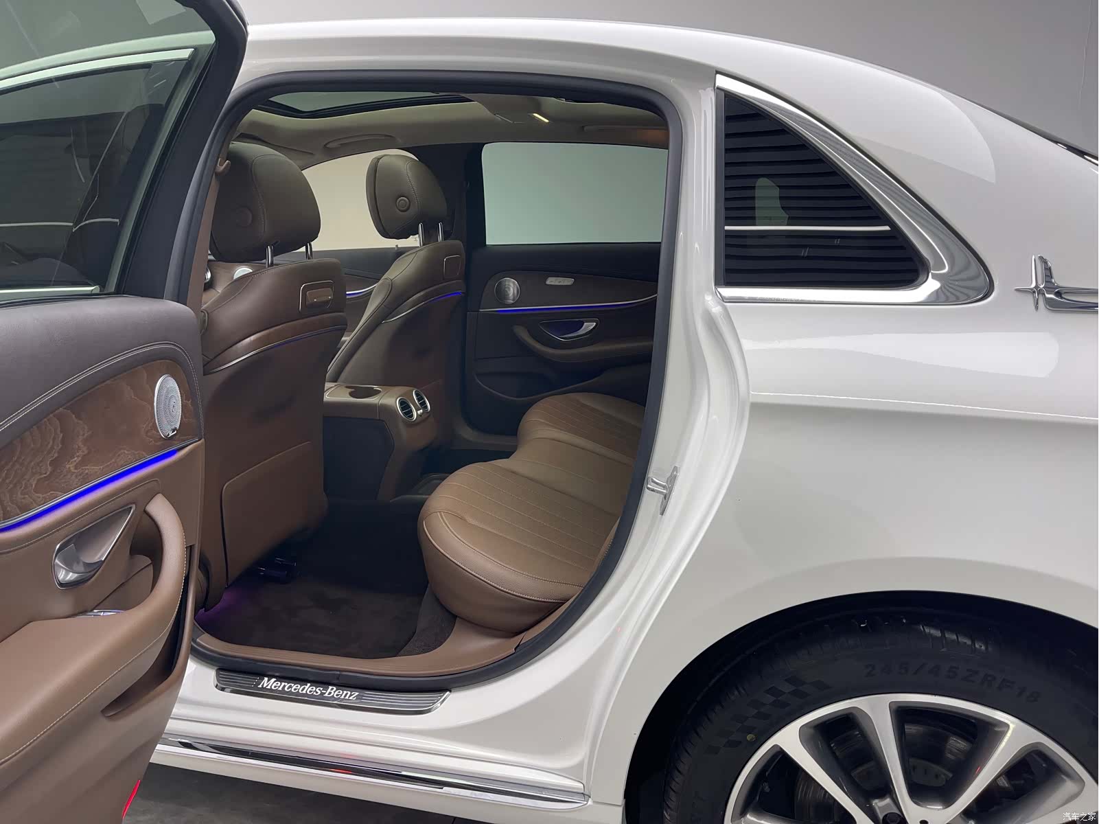 Mercedes-Benz E-Class, 2018 17