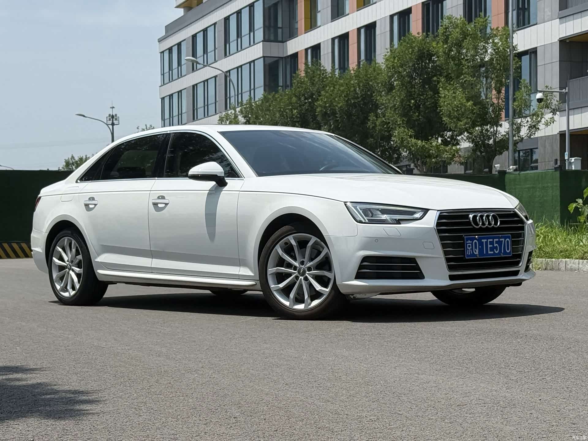 Audi A4L, 2017 3