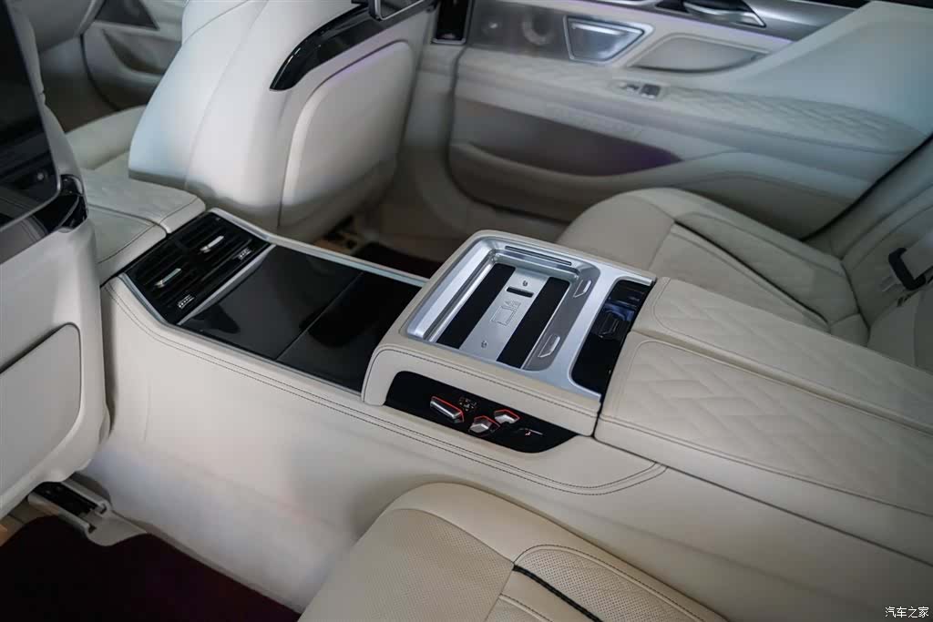 BMW 7 Series, 2023 15