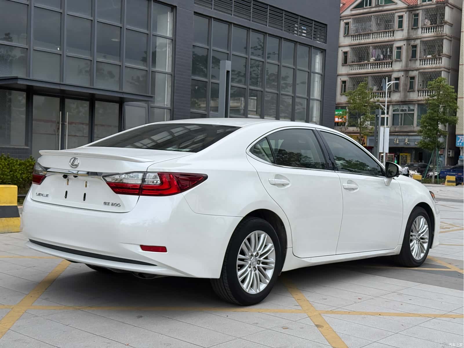 Lexus ES, 2017 14