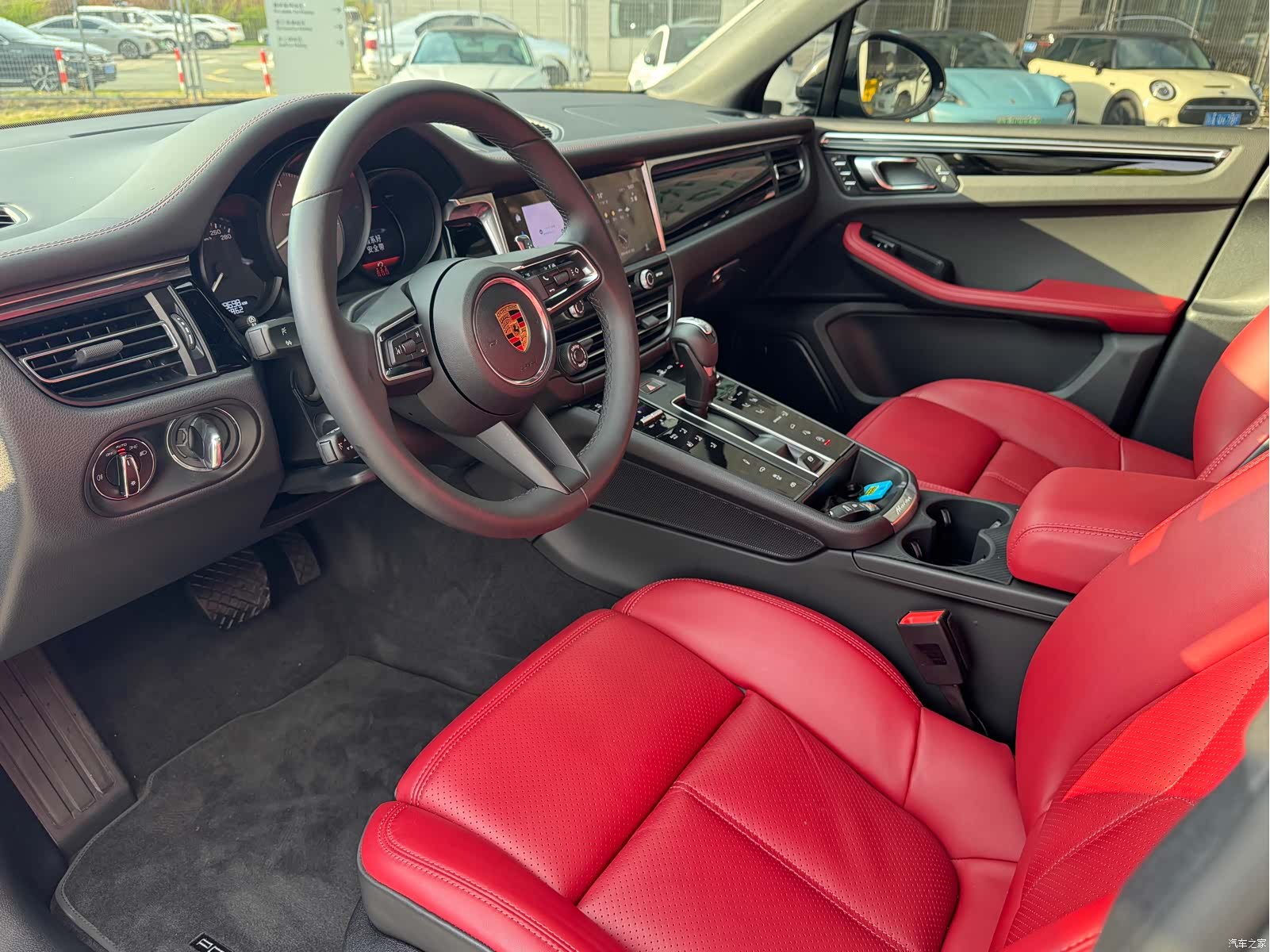 Porsche Macan, 2025 12