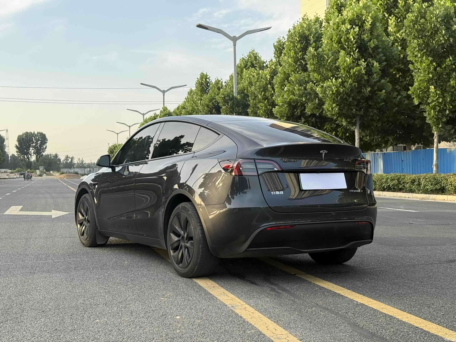 Tesla Model Y, 2024 9