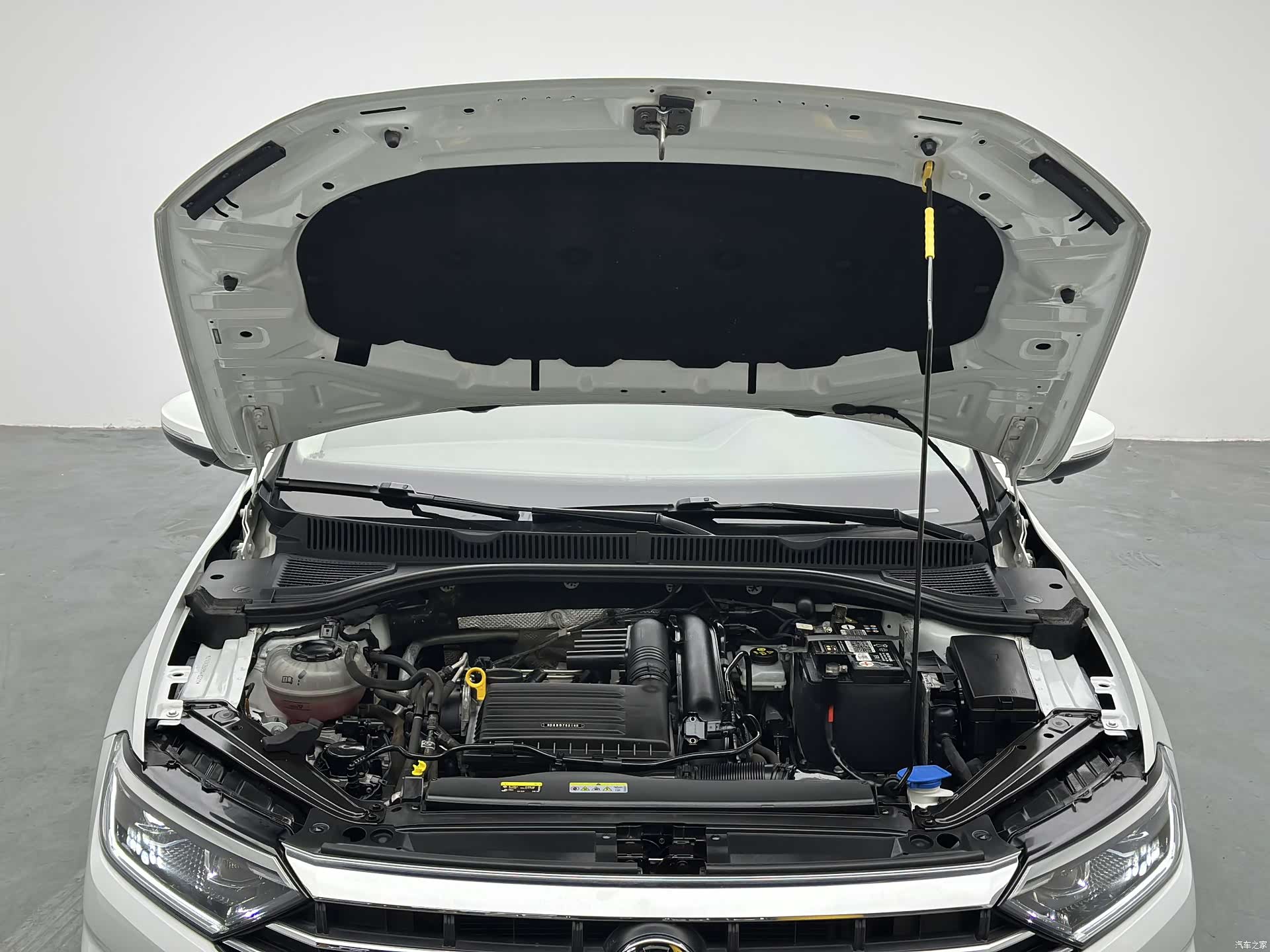 Volkswagen Sagitar, 2021 12