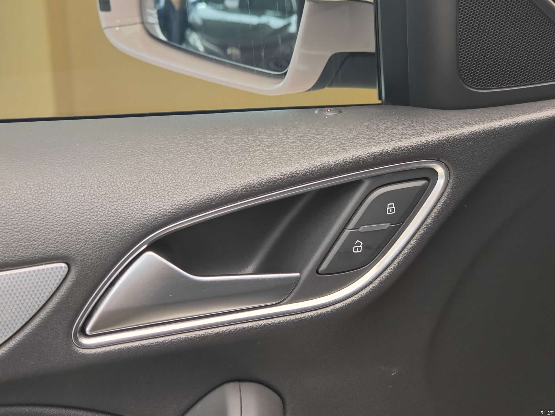 Audi Q3, 2019 9
