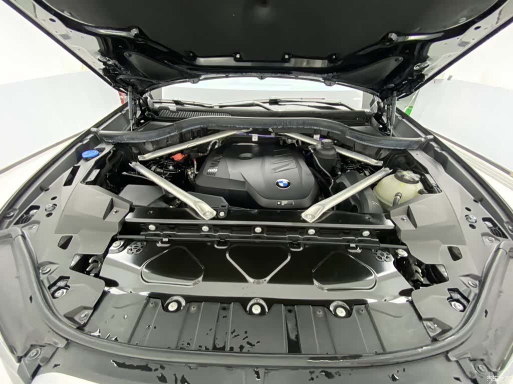 BMW X5, 2025 12
