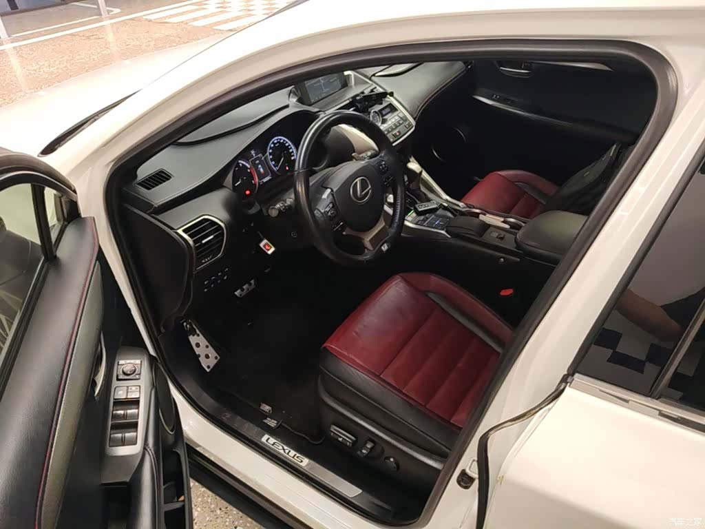Lexus NX, 2015 14