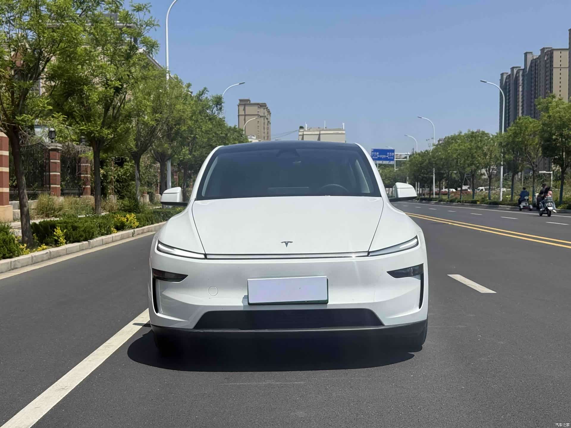 Tesla Model Y, 2025 2