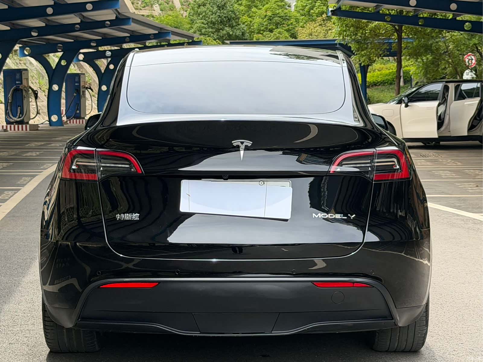 Tesla Model Y, 2023 10