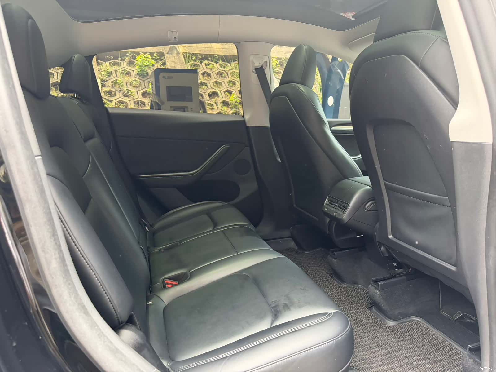 Tesla Model Y, 2023 7