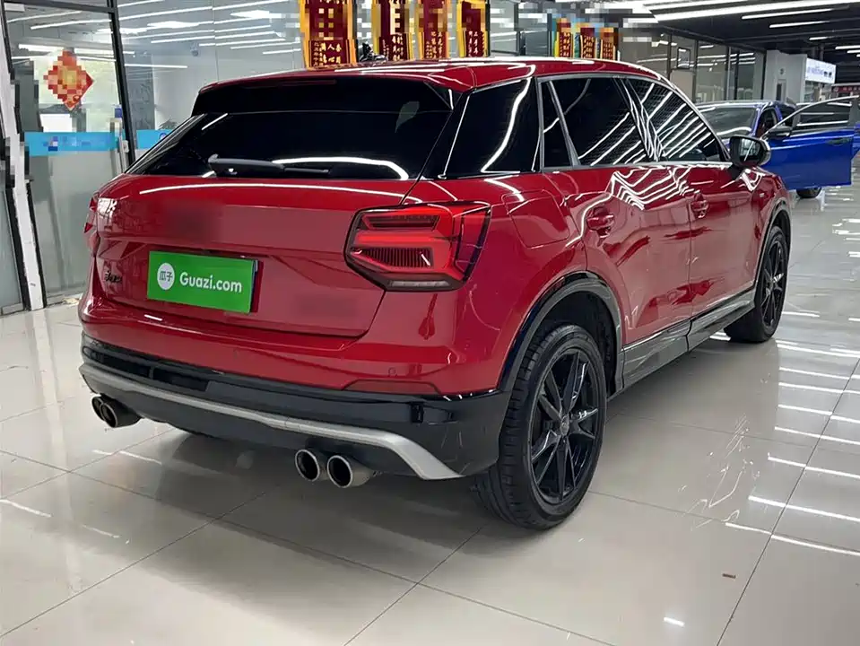 Audi Q2L