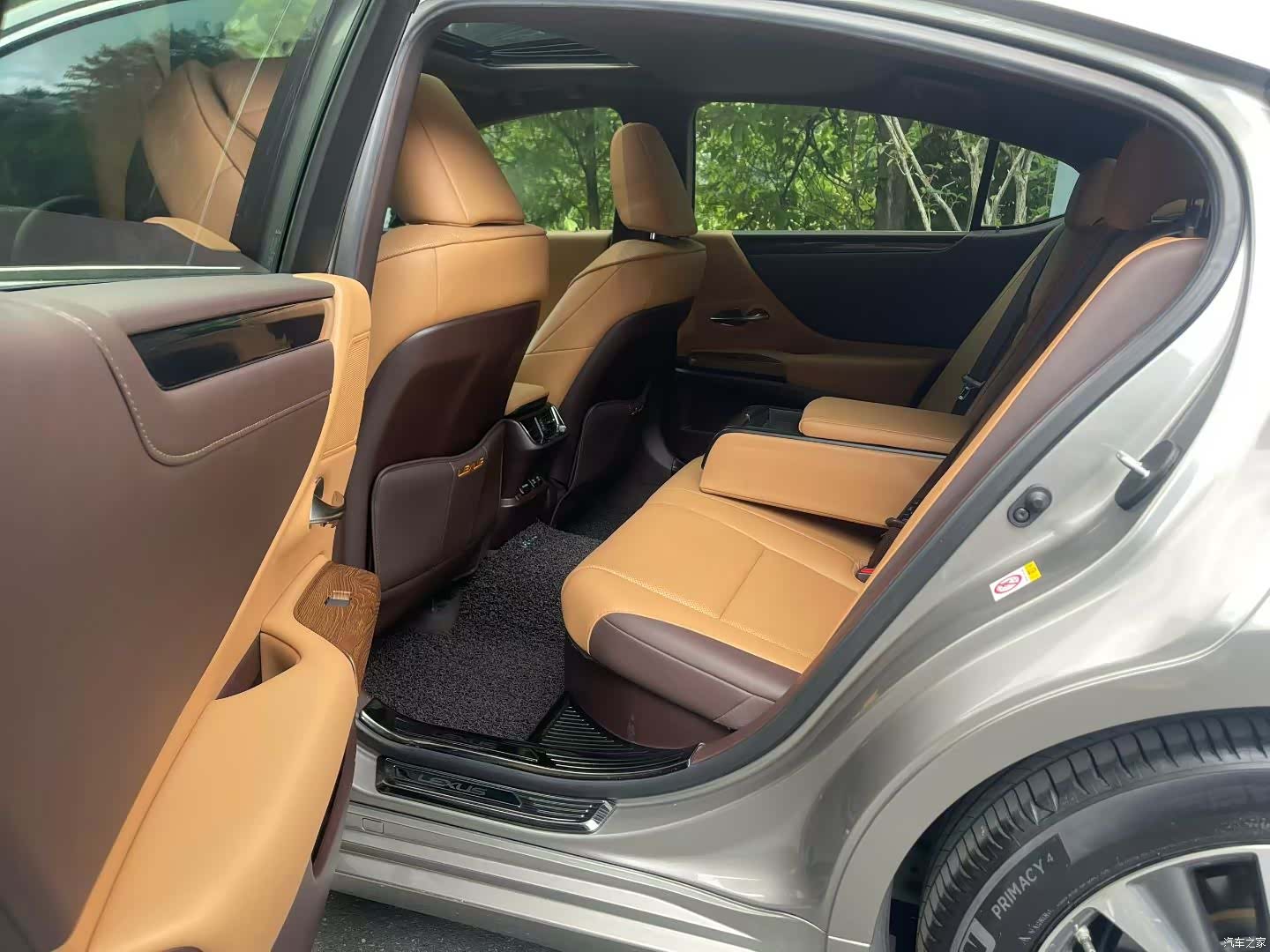 Lexus ES, 2019 15
