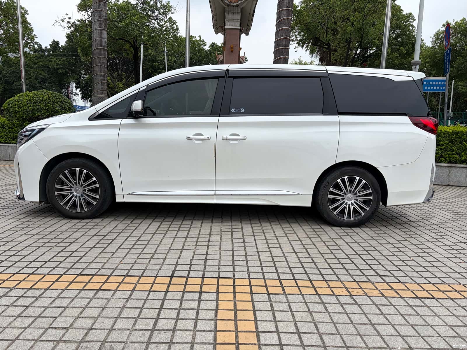 Trumpchi M8, 2021 все фото