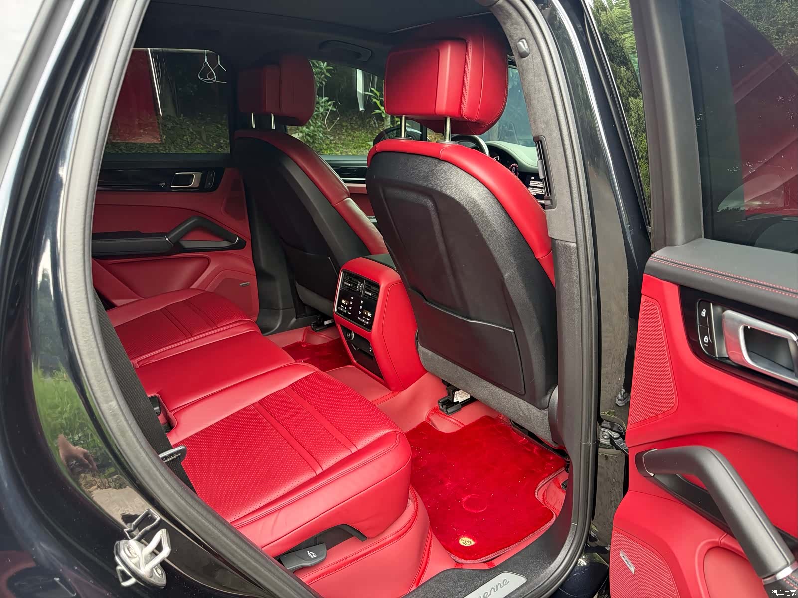 Porsche Cayenne, 2022 все фото